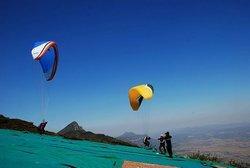 Linlǜ Mountain International Paragliding Site