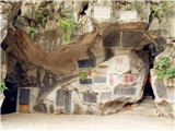 The Jingjiang Seigniorial Residence and the Solitary Peak