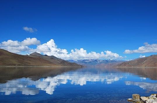 Yamdrok Lake