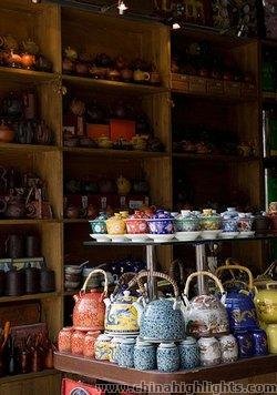 Chinese Porcelain Shop on the Skewed Tobacco Pouch Street