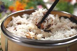 Stewed Glutinous Rice with Spareribs