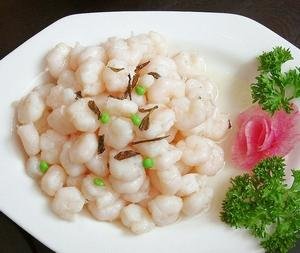 Shelled Fresh Shrimps Cooked with the Tender Shoots of Longjing Tea