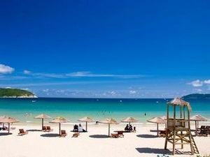 Yalong Bay in March
