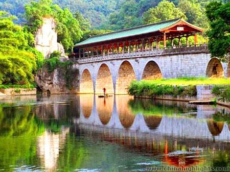 Flower-Bridge-in-Seven-Stars-Park 
