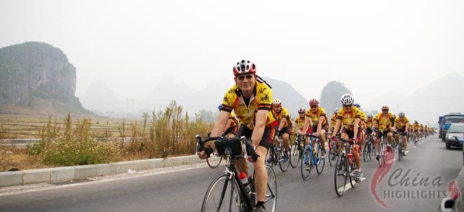 Cycling the eastern side of the Guilin Li River