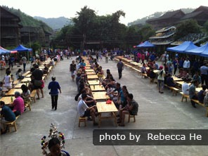 Long-table banquet