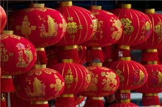 Chinese New Year Decorations, How Do Chinese People Decorate House on