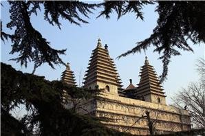 Five Pagoda Temple