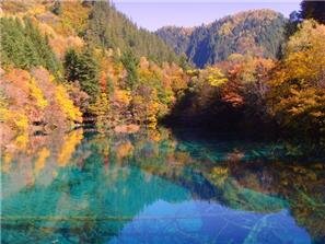 Jiuzhaigou valley autumn colors