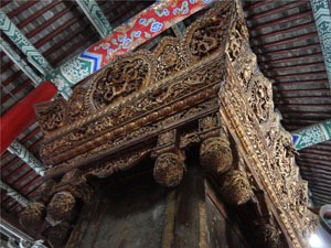 Feautiful Sculptures in the Shrine