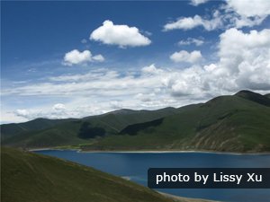 Yandrok yumtso lake