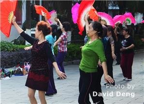 morning-exercise-in-guilin