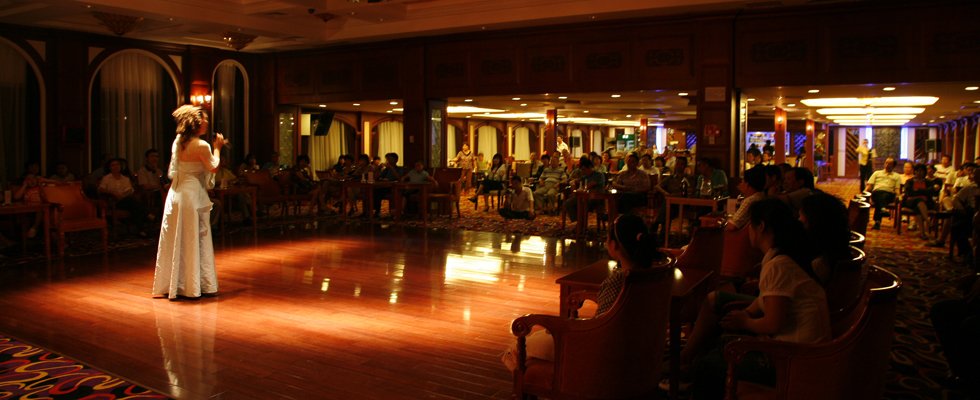 bluewhale-night-life
