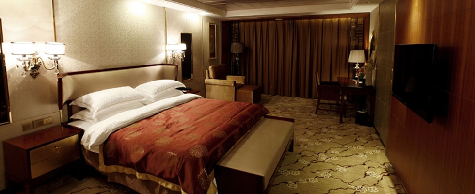 gold-6-delux-suite-bedroom