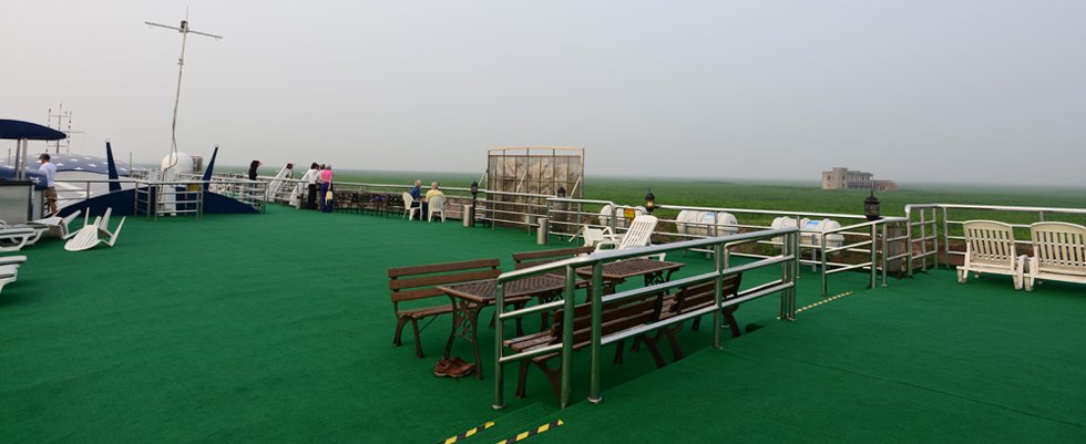 sophia-sun-deck
