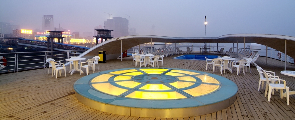 yangtze-1-deck