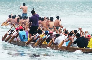 Dragon Boat Racing in Fenghuang Ancient Town