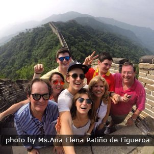 take a photo on the great wall