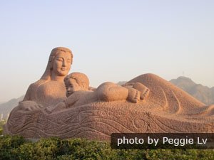 Yellow River Mother Sculpture
