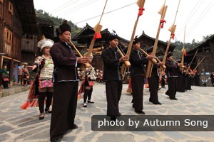 Lusheng dance