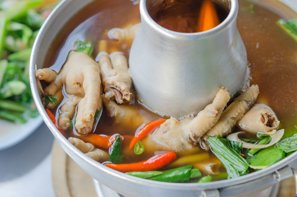 chicken's feet