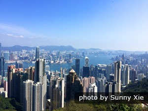 Visit Victoria Peak in a clear day