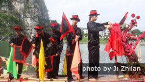 Dragon boat racing