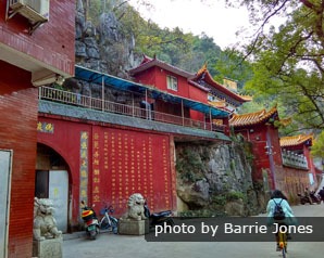 Zhusheng Si Buddhist Temple In Guilin