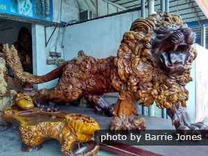 Guilin Mudiao Lion Spectacular Lion Woodcarving In Guilin