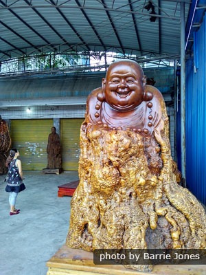 Guilin's Spectacular Wood Carving