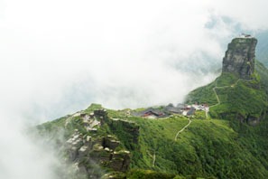 Discover the beauty of Fanjing Mountain