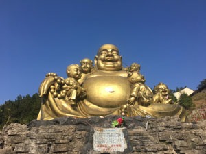 Buddha figure in Fanjing Mountain