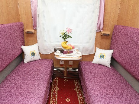 Twin share cabin on China Orient Express
