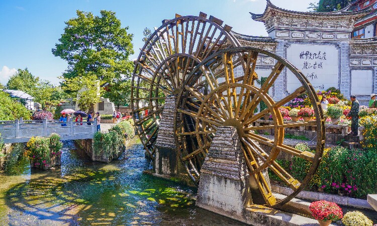 the Big Waterwheels in Lijiang Old Town