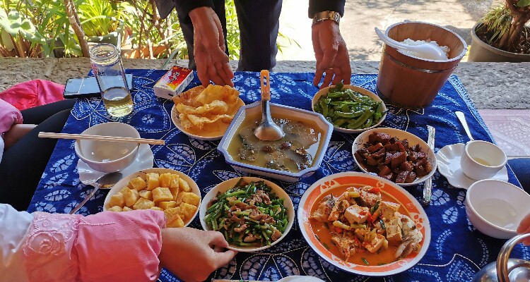 Special Bai food