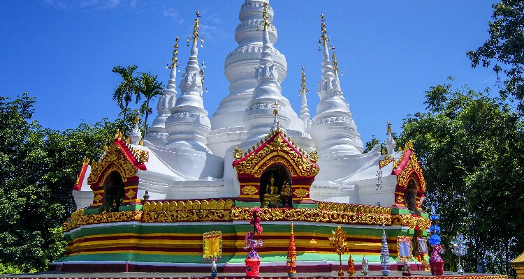Manfeilong White Pagodas