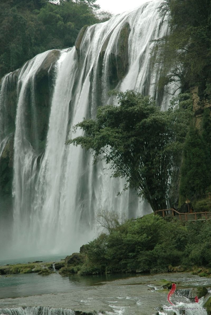 Download this The Huangguoshu Waterfall picture