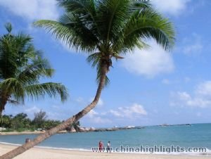 Strolling along the Beihai Silver Beach to enhoy the sunshine, seawater and seasand. Strolling along the Beihai Silver Beach to enhoy the sunshine, seawater and seasand.