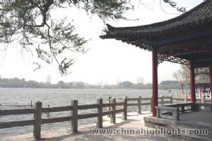 The beautiful sightseeings of Daming Lake