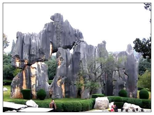 http://images.chinahighlights.com/attraction/kunming/the-stone-forest/kunming-012-b.jpg