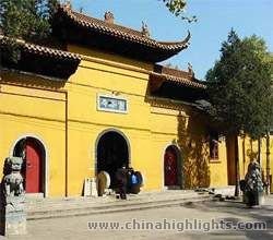 Linggu Temple
