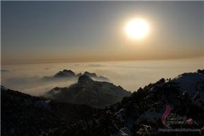A Yellow Mountain sea of cloud