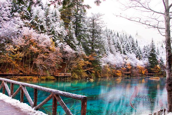 夢の旅　九寨溝トレッキングツアー3泊4日間