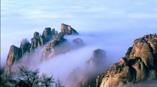 青島市内と道教名山の崂山観光（2泊3日）