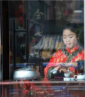 Tea Performance in Chengdu