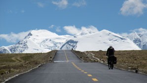 Cycling in Qinghai Lake