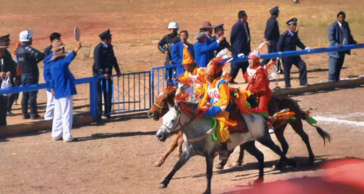 The Horse Race Festival (赛马节)