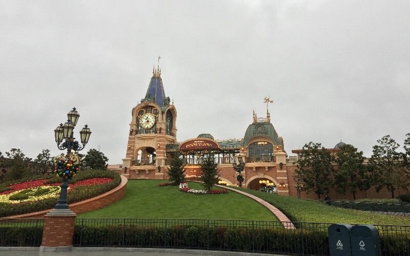  Shanghai Disneyland Park: How to Visit and Tips 
