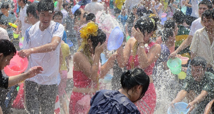 Water Splashing Festival