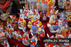 colorful souvenirs sold at Dongyue Temple Fair